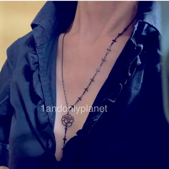 Hand Crafted Jewelry - 🌹HP🌹Adjustable Black Metal Rose & Gothic Cross Chain Lariat Enchanted Necklace